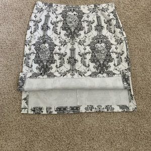 Black and white side zip skirt